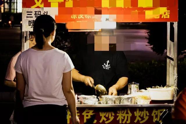 早餐卖什么简单又赚钱｜我，小学毕业，在深圳卖夜宵，5年时间赚了180万，如今有车有房